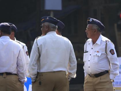 'No road duty in hot conditions', CM Shinde's order for traffic constables over 55 | 'No road duty in hot conditions', CM Shinde's order for traffic constables over 55 'No road duty in hot conditions', CM Shinde's order for traffic constables over 55 | 'No road duty in hot conditions', CM Shinde's order for traffic constables over 55