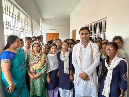 Pankaj Tripathi inaugurates the library in Higher Secondary School in his village in the loving memory of his late father, Pandit Banaras Tiwari | Pankaj Tripathi inaugurates the library in Higher Secondary School in his village in the loving memory of his late father, Pandit Banaras Tiwari