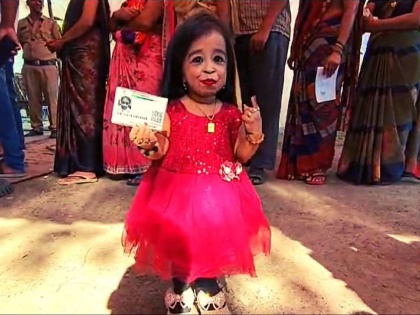 Jyoti Amge, World's Shortest Woman, Casts Vote in Lok Sabha Elections 2024 in Nagpur | Jyoti Amge, World's Shortest Woman, Casts Vote in Lok Sabha Elections 2024 in Nagpur
