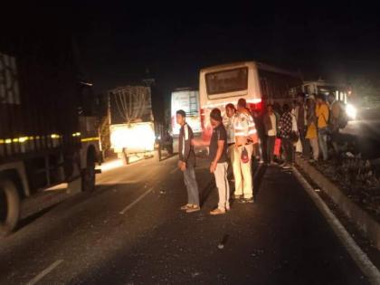 Thane: 10 injured as bus taking people back from Eknath Shinde’s Dussehra rally meets with accident | Thane: 10 injured as bus taking people back from Eknath Shinde’s Dussehra rally meets with accident Thane: 10 injured as bus taking people back from Eknath Shinde’s Dussehra rally meets with accident | Thane: 10 injured as bus taking people back from Eknath Shinde’s Dussehra rally meets with accident