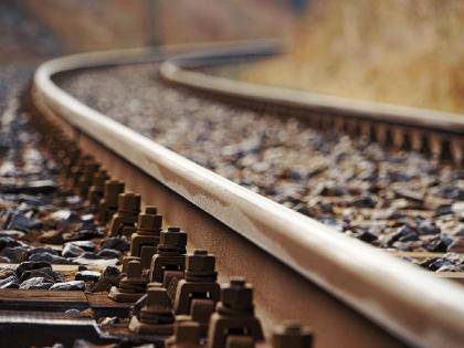Nashik Couple Dies by Suicide in Ghoti After Jumping in Front of Moving Train | Nashik Couple Dies by Suicide in Ghoti After Jumping in Front of Moving Train