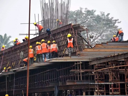 Thane: 86 construction workers test COVID-19 positive | Thane: 86 construction workers test COVID-19 positive