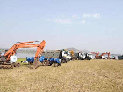 Jalsamrudh Nashik Foundation's Slit Removal Project Under Scrutiny Amid Favoritism Allegations | Jalsamrudh Nashik Foundation's Slit Removal Project Under Scrutiny Amid Favoritism Allegations Jalsamrudh Nashik Foundation's Slit Removal Project Under Scrutiny Amid Favoritism Allegations | Jalsamrudh Nashik Foundation's Slit Removal Project Under Scrutiny Amid Favoritism Allegations