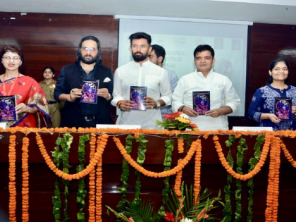 Chirag Paswan introduces the Hindi translation of Pranay Patil's romance novel 'Burgundy Winters: in Europe' | Chirag Paswan introduces the Hindi translation of Pranay Patil's romance novel 'Burgundy Winters: in Europe'