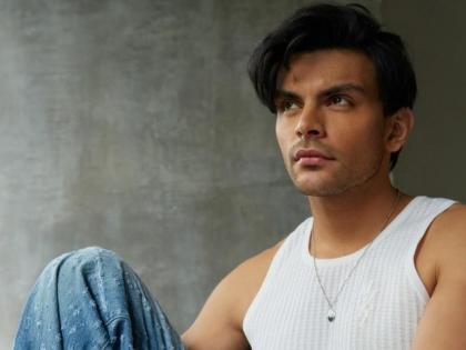 Veer Pahariya’s Viral Hookstep Makes a Cameo at Himesh Reshammiya’s Cap Mania Tour, Actor Drops a Sneak Peek of Fans Performing the Step | Veer Pahariya’s Viral Hookstep Makes a Cameo at Himesh Reshammiya’s Cap Mania Tour, Actor Drops a Sneak Peek of Fans Performing the Step Veer Pahariya’s Viral Hookstep Makes a Cameo at Himesh Reshammiya’s Cap Mania Tour, Actor Drops a Sneak Peek of Fans Performing the Step | Veer Pahariya’s Viral Hookstep Makes a Cameo at Himesh Reshammiya’s Cap Mania Tour, Actor Drops a Sneak Peek of Fans Performing the Step