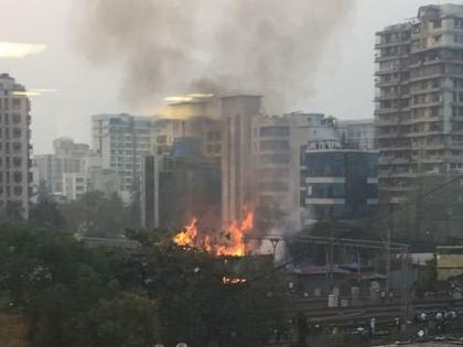 Fire breaks out in high-rise in Andheri, 10 injured | Fire breaks out in high-rise in Andheri, 10 injured