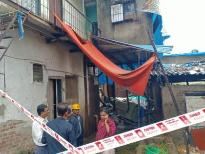 Part of a house collapsed in Rabodi area of ​​Thane | Part of a house collapsed in Rabodi area of ​​Thane