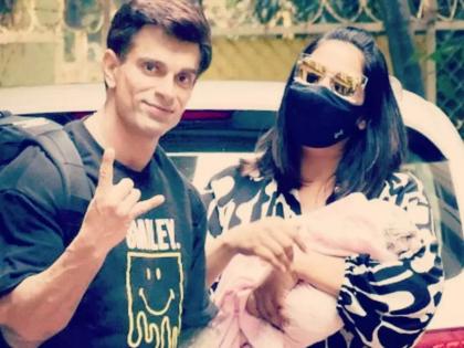 Bipasha Basu discharged from hospital, takes baby girl home with hubby Karan Singh Grover | Bipasha Basu discharged from hospital, takes baby girl home with hubby Karan Singh Grover