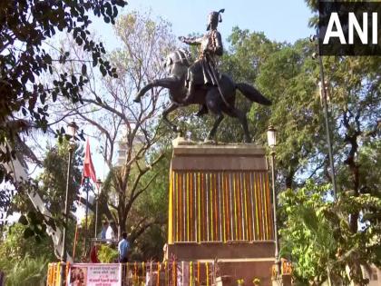 Governor Ramesh Bais pays floral tribute to Chhatrapati Shivaji on his birth anniversary | Governor Ramesh Bais pays floral tribute to Chhatrapati Shivaji on his birth anniversary