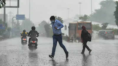 Mumbai witness light drizzle, Orange alert in several districts of Maharashtra | Mumbai witness light drizzle, Orange alert in several districts of Maharashtra Mumbai witness light drizzle, Orange alert in several districts of Maharashtra | Mumbai witness light drizzle, Orange alert in several districts of Maharashtra