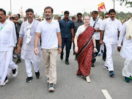 Maharashtra: Artists extend support to Rahul Gandhi's Bharat Jodo Yatra | Maharashtra: Artists extend support to Rahul Gandhi's Bharat Jodo Yatra Maharashtra: Artists extend support to Rahul Gandhi's Bharat Jodo Yatra | Maharashtra: Artists extend support to Rahul Gandhi's Bharat Jodo Yatra