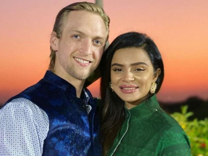 Aashka Goradia announces pregnancy with a sweet post, fans congratulate the actress | Aashka Goradia announces pregnancy with a sweet post, fans congratulate the actress