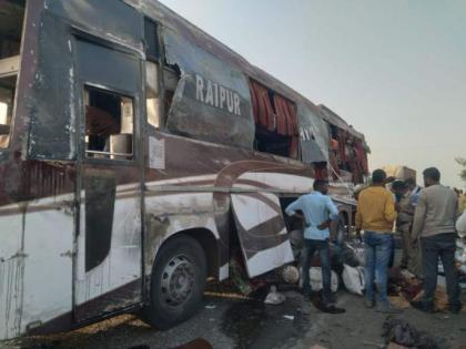 Bus overturns on Nagpur-Hyderabad Highway, leaving one dead and eight injured | Bus overturns on Nagpur-Hyderabad Highway, leaving one dead and eight injured