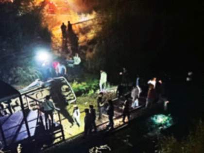 Three dead, two injured after car falls off bridge onto moving train near Karjat | Three dead, two injured after car falls off bridge onto moving train near Karjat Three dead, two injured after car falls off bridge onto moving train near Karjat | Three dead, two injured after car falls off bridge onto moving train near Karjat
