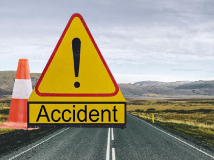 Accident on Pune-Bengaluru highway leaves three dead | Accident on Pune-Bengaluru highway leaves three dead