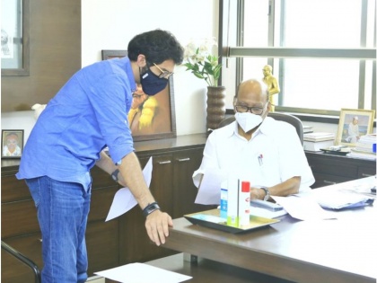 Aaditya Thackeray meets Sharad Pawar; holds discussion on boosting tourism in state | Aaditya Thackeray meets Sharad Pawar; holds discussion on boosting tourism in state
