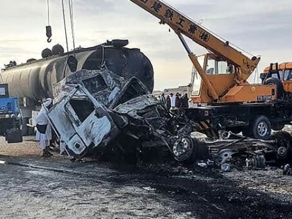 21 dead, 38 Injured in Bus-Oil Tanker Collision in Afghanistan | 21 dead, 38 Injured in Bus-Oil Tanker Collision in Afghanistan
