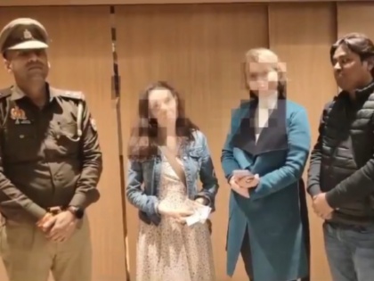 Video: Agra Police Helps Russian Tourists Recover Lost Money Worth Over Rs 1 Lakh Within an Hour | Video: Agra Police Helps Russian Tourists Recover Lost Money Worth Over Rs 1 Lakh Within an Hour