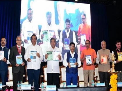 Maharashtra: Union minister launches books for diploma, under-graduate engineering courses in Marathi | Maharashtra: Union minister launches books for diploma, under-graduate engineering courses in Marathi