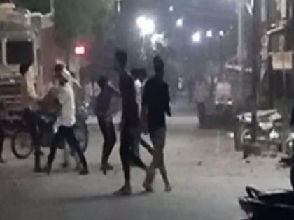 Maharashtra: Violent clash between 2 groups in Akola, Section 144 imposed | Maharashtra: Violent clash between 2 groups in Akola, Section 144 imposed