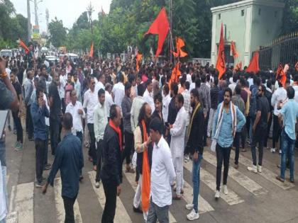 Akola bandh: Maratha outfits protest against Jalna violence | Akola bandh: Maratha outfits protest against Jalna violence