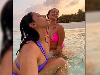 Alia Bhatt shares a unseen pink bikini pic from her Maldives vacation | Alia Bhatt shares a unseen pink bikini pic from her Maldives vacation