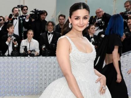 Alia Bhatt makes a stunning debut at Met Gala | Alia Bhatt makes a stunning debut at Met Gala