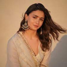 Alia Bhatt reacts on rumours of her being unhappy with team RRR | Alia Bhatt reacts on rumours of her being unhappy with team RRR