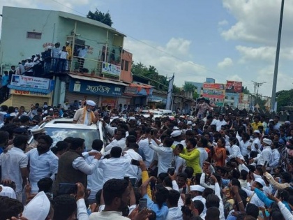 COVID-19: Physical distancing goes for a toss in Pandharpur as Prakash Ambedkar launches protest to reopen temples in state | COVID-19: Physical distancing goes for a toss in Pandharpur as Prakash Ambedkar launches protest to reopen temples in state