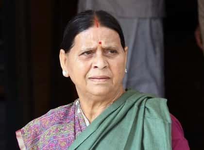CBI raids former Bihar CM Rabri Devi's residence in connection with land for jobs scam case | CBI raids former Bihar CM Rabri Devi's residence in connection with land for jobs scam case