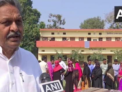 UP Assembly Elections 2022: BSP MP Afzal Ansari at Mohammadabad, Ghazipur district cast his vote in the seventh phase polls | UP Assembly Elections 2022: BSP MP Afzal Ansari at Mohammadabad, Ghazipur district cast his vote in the seventh phase polls