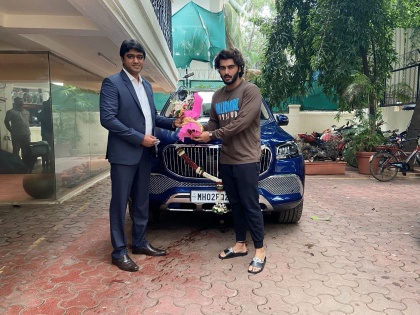 Arjun Kapoor buys new luxury car reportedly worth Rs. 2.43 crore | Arjun Kapoor buys new luxury car reportedly worth Rs. 2.43 crore