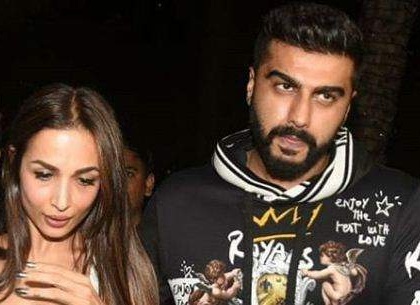 Arjun Kapoor loses his cool after photographer tries to spy on him and Malaika Arora | Arjun Kapoor loses his cool after photographer tries to spy on him and Malaika Arora