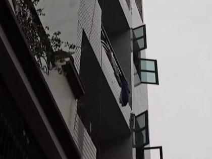 Delhi Shocker: 19-Year-Old Woman Dies After Being Pushed Off Terrace by Burqa-Clad Stalker; Heavy Police Deployment in Area | Delhi Shocker: 19-Year-Old Woman Dies After Being Pushed Off Terrace by Burqa-Clad Stalker; Heavy Police Deployment in Area Delhi Shocker: 19-Year-Old Woman Dies After Being Pushed Off Terrace by Burqa-Clad Stalker; Heavy Police Deployment in Area | Delhi Shocker: 19-Year-Old Woman Dies After Being Pushed Off Terrace by Burqa-Clad Stalker; Heavy Police Deployment in Area