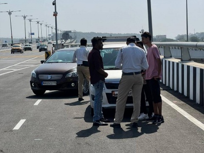Navi Mumbai Traffic Police Seek 100 Traffic Wardens, Vehicles for Atal Setu Traffic Management | Navi Mumbai Traffic Police Seek 100 Traffic Wardens, Vehicles for Atal Setu Traffic Management