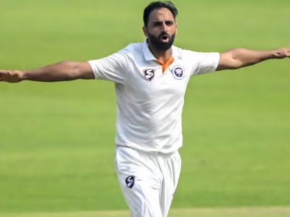 Auqib Nabi Takes Hat-Trick for North Zone Against East Zone in Duleep Trophy 2025 | Auqib Nabi Takes Hat-Trick for North Zone Against East Zone in Duleep Trophy 2025