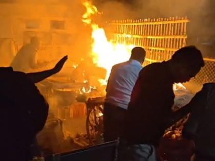 Bagalkot Violence: Stones Pelted, Pushcarts Set on Fire During Chhatrapati Shivaji Maharaj Jayanti Procession in Karnataka | Bagalkot Violence: Stones Pelted, Pushcarts Set on Fire During Chhatrapati Shivaji Maharaj Jayanti Procession in Karnataka