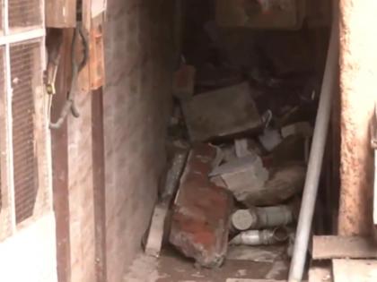 House Collapse in Mumbai: At Least 7 People Injured After Two-Storey House Collapses in Bandra East | House Collapse in Mumbai: At Least 7 People Injured After Two-Storey House Collapses in Bandra East