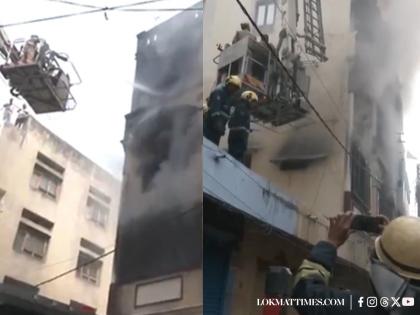 Hyderabad: Fire Breaks Out at Three-Storey Building in Begum Bazar; One Rescued (Watch Video) | Hyderabad: Fire Breaks Out at Three-Storey Building in Begum Bazar; One Rescued (Watch Video) Hyderabad: Fire Breaks Out at Three-Storey Building in Begum Bazar; One Rescued (Watch Video) | Hyderabad: Fire Breaks Out at Three-Storey Building in Begum Bazar; One Rescued (Watch Video)