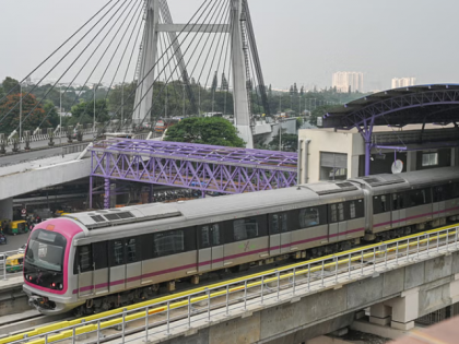 9.6 Lakh Passengers Board Bengaluru Metro in a Day, Breaking Previous Record Amid RCB's IPL Victory Celebrations (Watch Video) | 9.6 Lakh Passengers Board Bengaluru Metro in a Day, Breaking Previous Record Amid RCB's IPL Victory Celebrations (Watch Video) 9.6 Lakh Passengers Board Bengaluru Metro in a Day, Breaking Previous Record Amid RCB's IPL Victory Celebrations (Watch Video) | 9.6 Lakh Passengers Board Bengaluru Metro in a Day, Breaking Previous Record Amid RCB's IPL Victory Celebrations (Watch Video)
