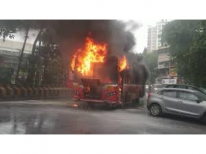 Mumbai: BEST bus catches fire at Mahim, no casualty reported | Mumbai: BEST bus catches fire at Mahim, no casualty reported
