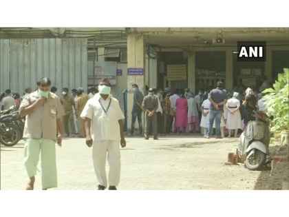 Bhabha Hospital staff stages protest over poor quality personal protection equipment | Bhabha Hospital staff stages protest over poor quality personal protection equipment
