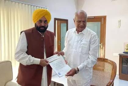 Punjab Assembly Elections 2022:Bhagwant Mann stake claim to form Government | Punjab Assembly Elections 2022:Bhagwant Mann stake claim to form Government Punjab Assembly Elections 2022:Bhagwant Mann stake claim to form Government | Punjab Assembly Elections 2022:Bhagwant Mann stake claim to form Government