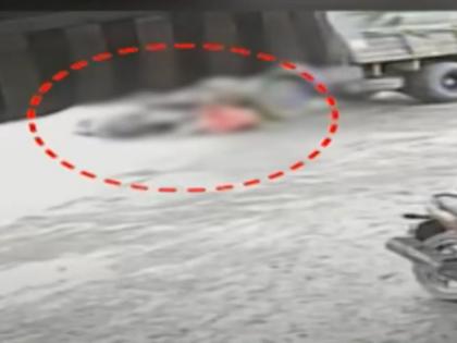 Mumbai: Dumper Crushes Husband and Wife in Bhayander While Attempting to Overtake; Heart-Wrenching Accident Caught on CCTV | Mumbai: Dumper Crushes Husband and Wife in Bhayander While Attempting to Overtake; Heart-Wrenching Accident Caught on CCTV Mumbai: Dumper Crushes Husband and Wife in Bhayander While Attempting to Overtake; Heart-Wrenching Accident Caught on CCTV | Mumbai: Dumper Crushes Husband and Wife in Bhayander While Attempting to Overtake; Heart-Wrenching Accident Caught on CCTV