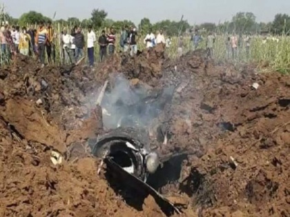 IAF aircraft crashes in MP's Bhind, pilot injured | IAF aircraft crashes in MP's Bhind, pilot injured