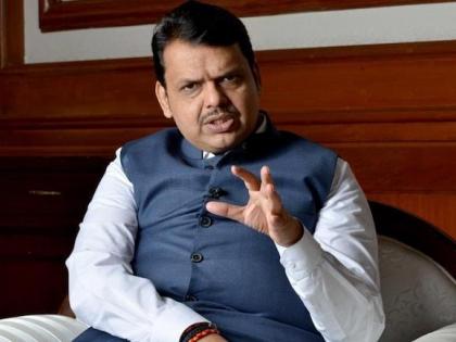 Footwear hurled at Devendra Fadnavis’s car, police register offence | Footwear hurled at Devendra Fadnavis’s car, police register offence