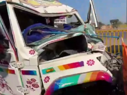Bihar Accident: Two Women Devotees Killed, Several Injured As Vehicle Returning From Maha Kumbh Collides With Parked Truck in Rohtas (VIDEO) | Bihar Accident: Two Women Devotees Killed, Several Injured As Vehicle Returning From Maha Kumbh Collides With Parked Truck in Rohtas (VIDEO) Bihar Accident: Two Women Devotees Killed, Several Injured As Vehicle Returning From Maha Kumbh Collides With Parked Truck in Rohtas (VIDEO) | Bihar Accident: Two Women Devotees Killed, Several Injured As Vehicle Returning From Maha Kumbh Collides With Parked Truck in Rohtas (VIDEO)