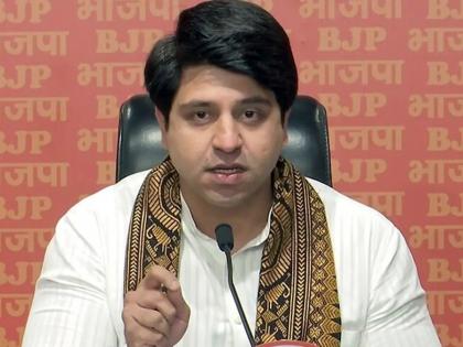 "Wherever Congress Sees Land, It Grabs That Through Corruption": Bjp's Shehzad Poonawalla over National Herald Case | "Wherever Congress Sees Land, It Grabs That Through Corruption": Bjp's Shehzad Poonawalla over National Herald Case