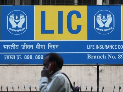Mega LIC IPO to hit the market with a price band of ₹902-949 | Mega LIC IPO to hit the market with a price band of ₹902-949