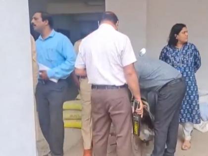 Nashik: Bomb Threat at Private School in Indiranagar Turns Out to Be Hoax | Nashik: Bomb Threat at Private School in Indiranagar Turns Out to Be Hoax Nashik: Bomb Threat at Private School in Indiranagar Turns Out to Be Hoax | Nashik: Bomb Threat at Private School in Indiranagar Turns Out to Be Hoax